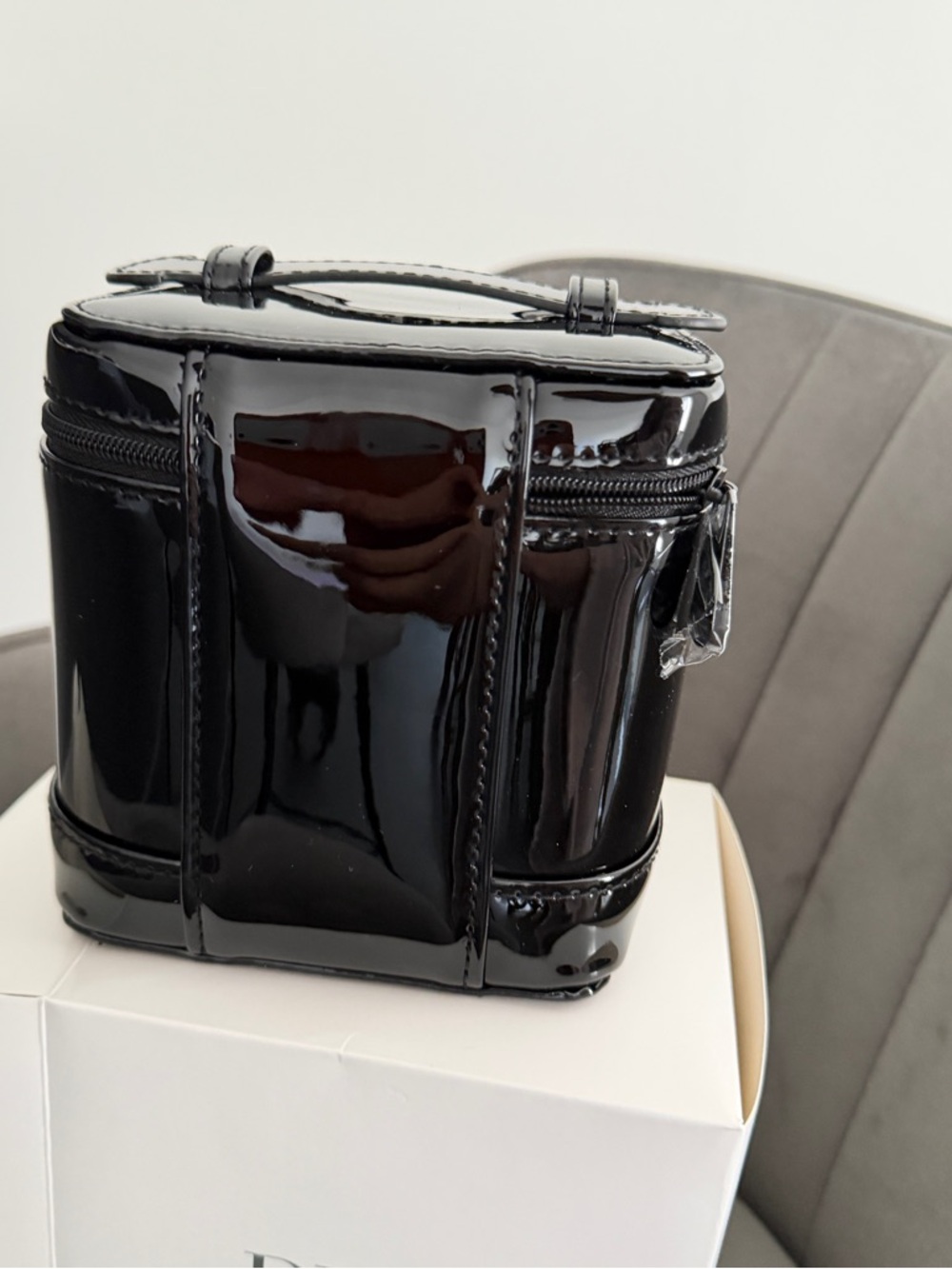 Dior Black Patent Leather Vanity Case with Embossed CD Logo - Picture 4 of 6